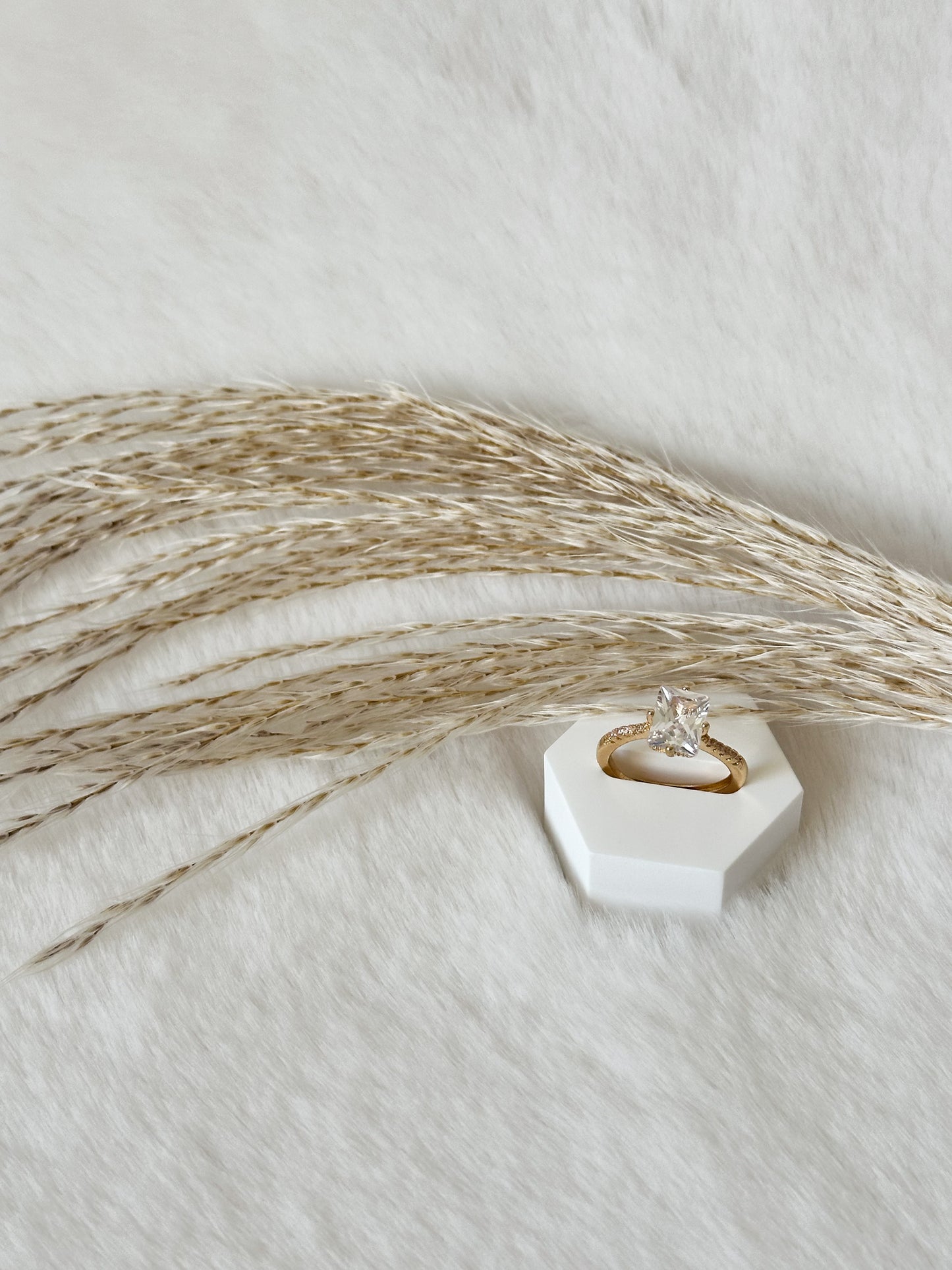 Luxury ~ Ring