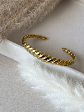 Armreif in Einheitsgröße mit welligem Muster, trendiges und stylisches Schmuckstück – Javi Jewelery