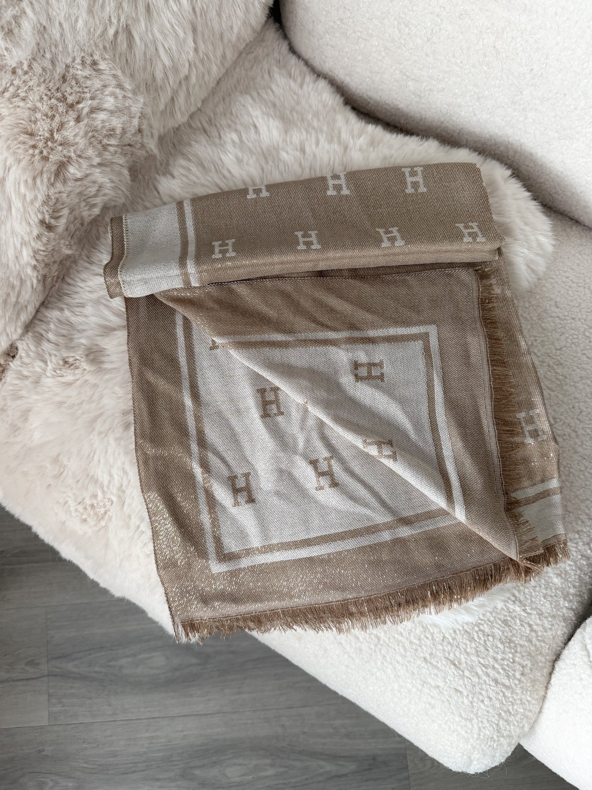 Eleganter Damenschal in Beige/Braun mit H-Muster - Javi Jewelery