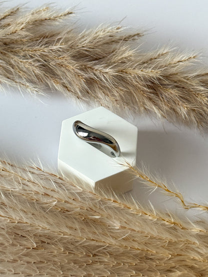 Avory ~ Ring
