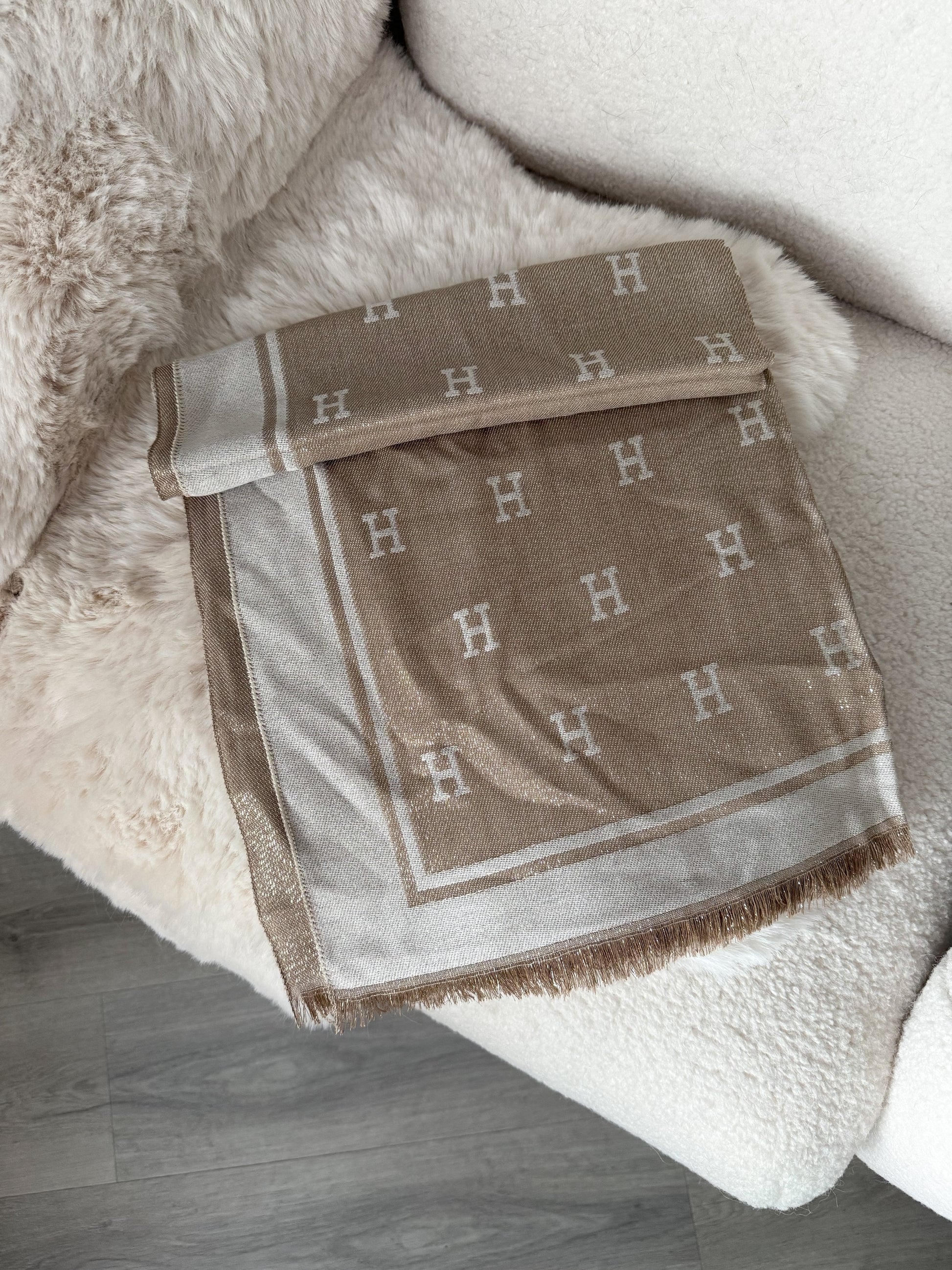 Eleganter Damenschal in Beige/Braun mit H-Muster - Javi Jewelery