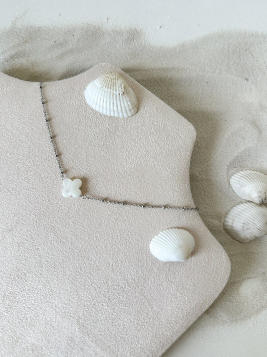 Pearl Clover ~ Kette