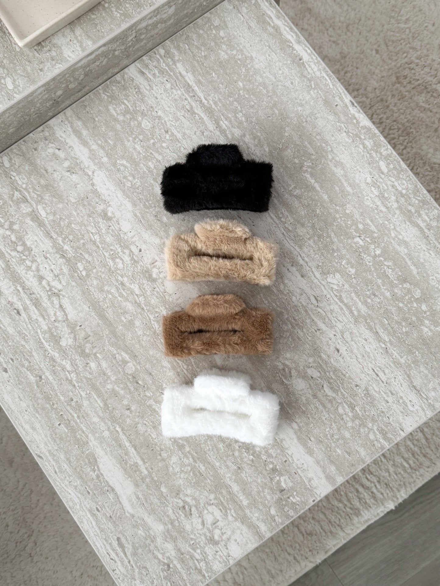 Haarspangen aus weichem Teddy-Kunstfell, cozy und modisches Accessoire, perfekter Herbst-Look, für Daily-Frisuren, Hochstecken – Javi Jewelery